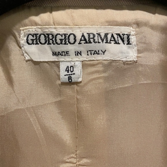 Cropped Armani jacket with shoulder pads - Picture 4 of 4